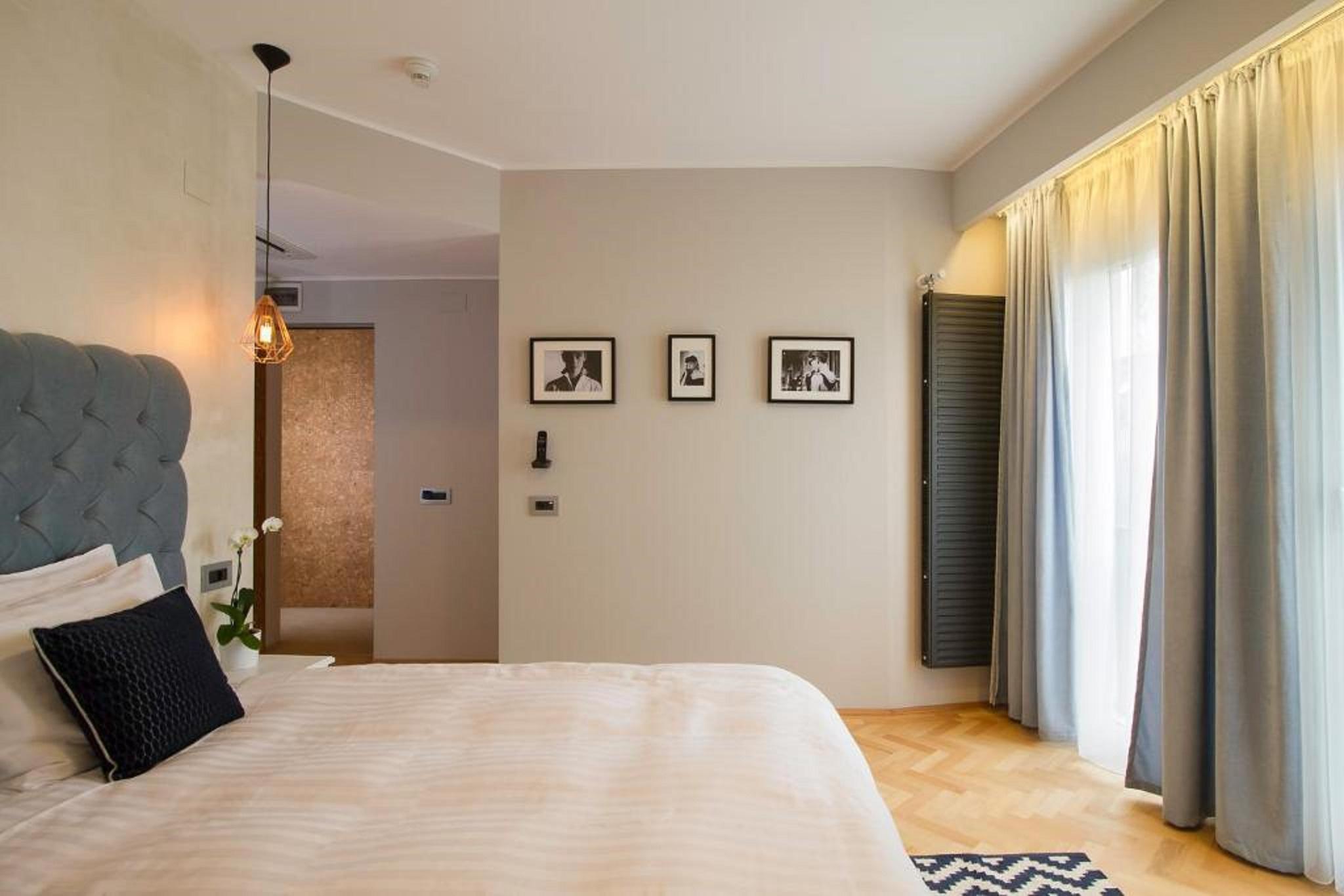Venis Boutique Hotel Bucharest Exterior photo